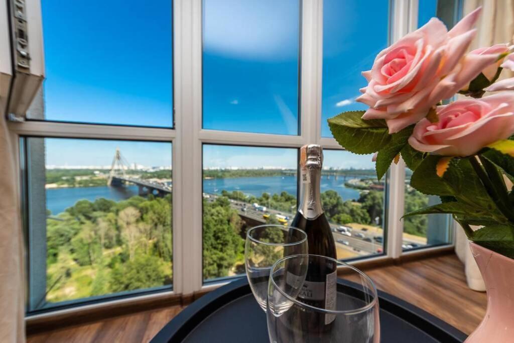 Apartments With Crazy Panoramic View Of The Dniepr Kiev Eksteriør bilde