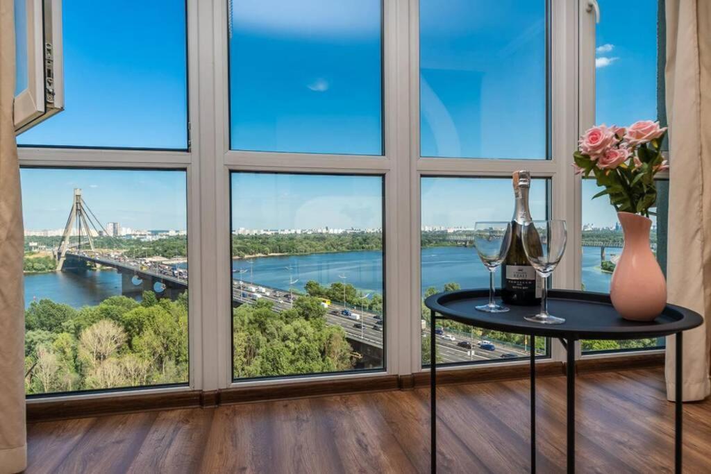 Apartments With Crazy Panoramic View Of The Dniepr Kiev Eksteriør bilde
