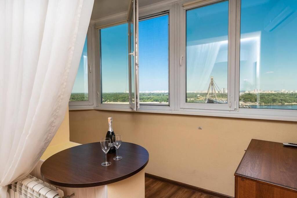 Apartments With Crazy Panoramic View Of The Dniepr Kiev Eksteriør bilde