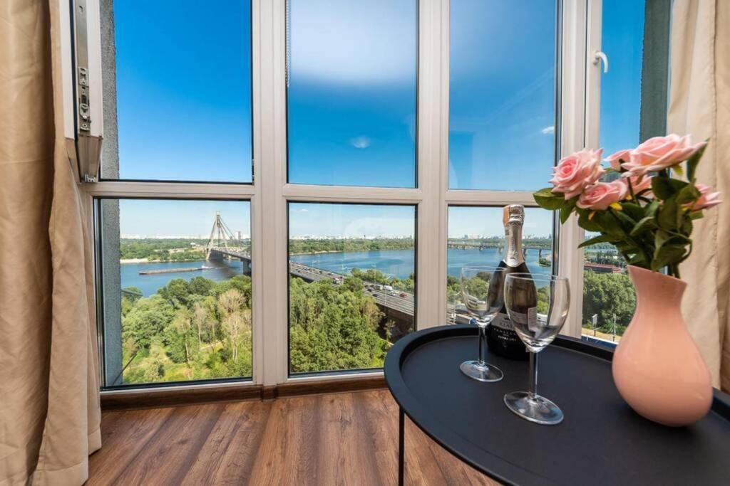 Apartments With Crazy Panoramic View Of The Dniepr Kiev Eksteriør bilde