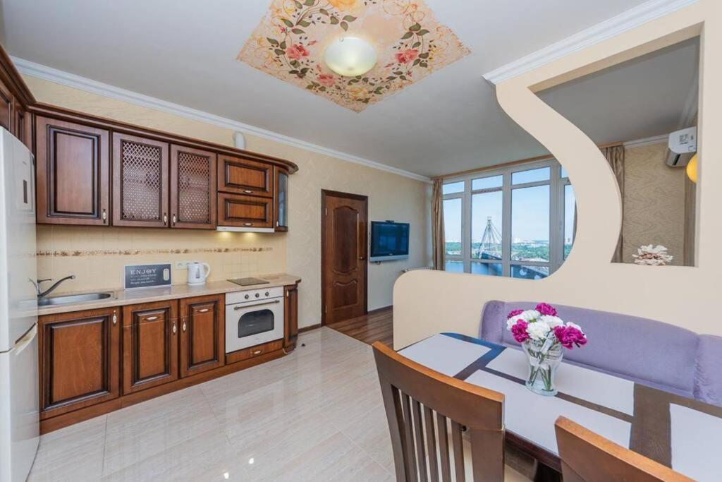 Apartments With Crazy Panoramic View Of The Dniepr Kiev Eksteriør bilde